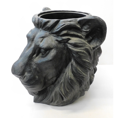 28 - Lion planter - 12