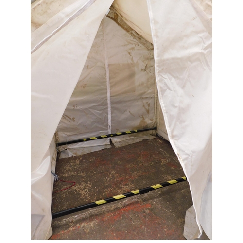 481 - Folding workmans tent (BT Hut) 60