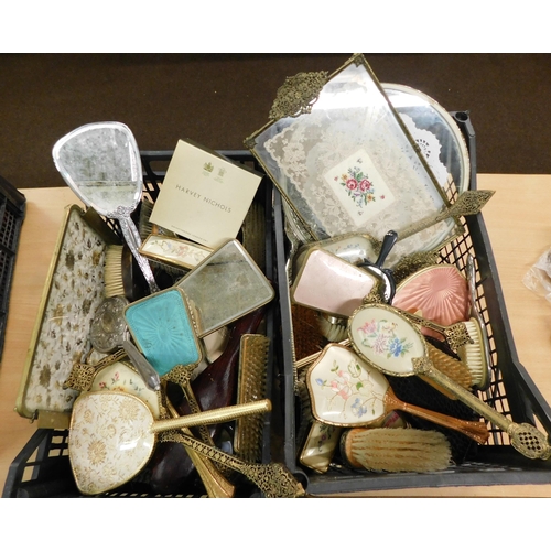 102 - Two boxes of ladies vintage dressing table items