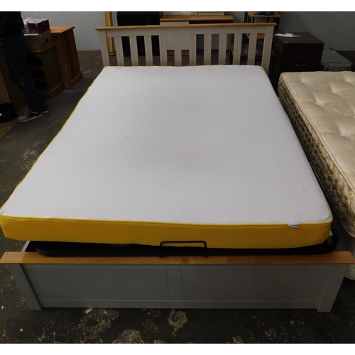 104 - Double bed with mattress - adjustable frame