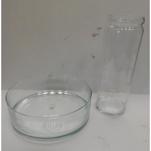 117 - Large contemporary centre piece and vase - no damage