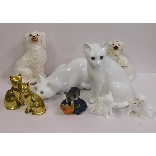 137A - Selection of ceramic cats etc.