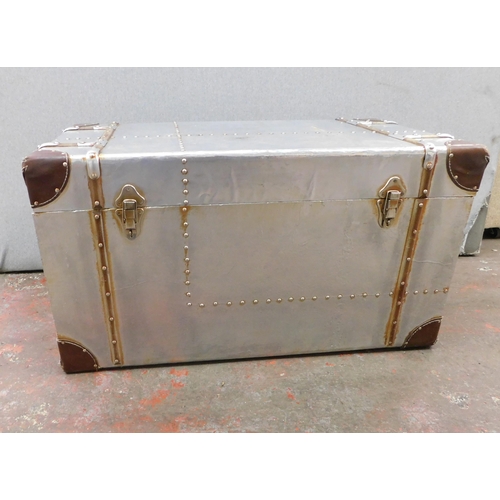 170 - Metal trunk