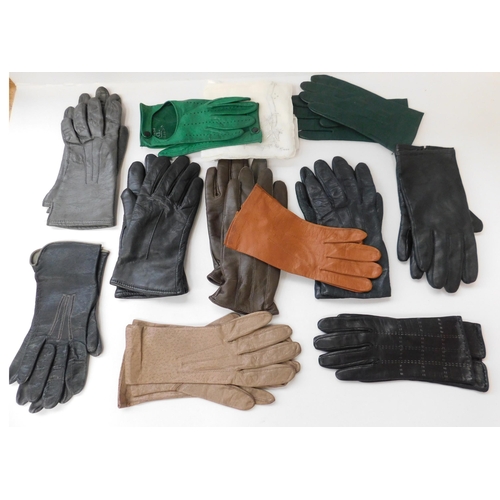 180 - 11 Pairs of ladies gloves