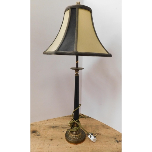 194 - Heavy decorative table lamp W/O