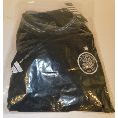 196 - Celtic football shirt and shorts set - size 26