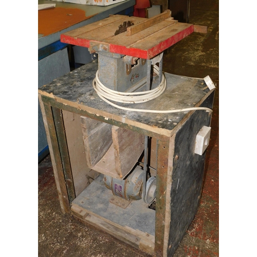 20 - Electrical circular saw on bench W/O