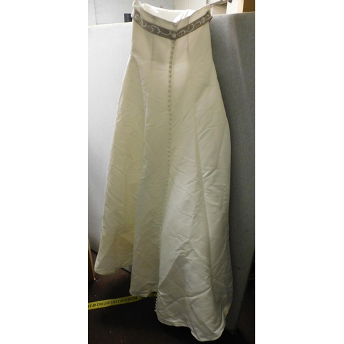 79 - Alfred Angelo size 14 (approx.) Wedding dress with tags