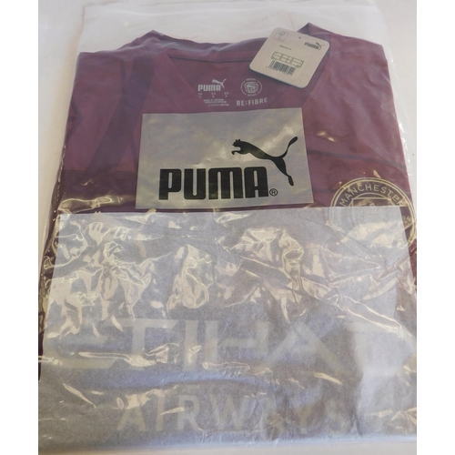 64 - Puma Manchester City football shirt - size S