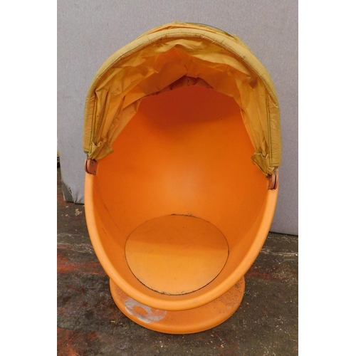 87 - Vintage style children's egg chair