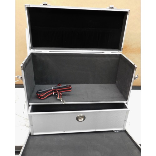 86 - Aluminium flight case with inner drawer (new/boxed)