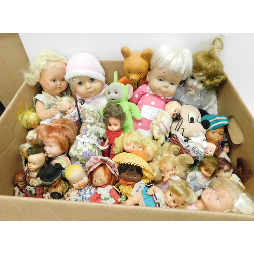 581 - Mixed vintage dolls and toys