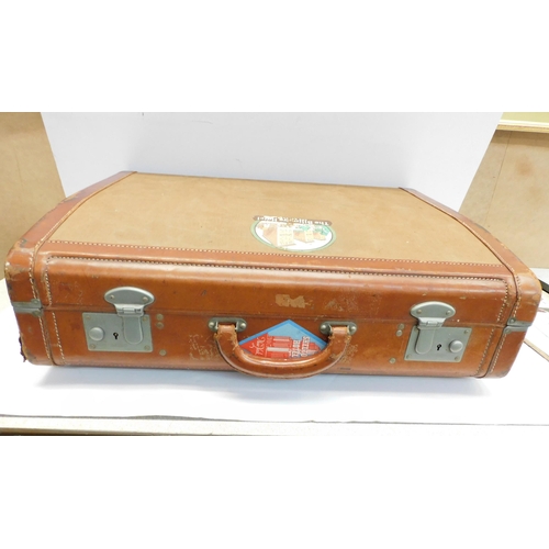 95 - Vintage suitcase