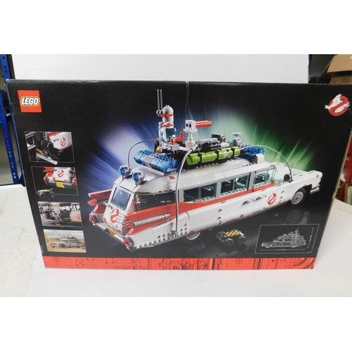 247 - Lego Ghostbusters ECTO-1 - 10274 (damaged box)