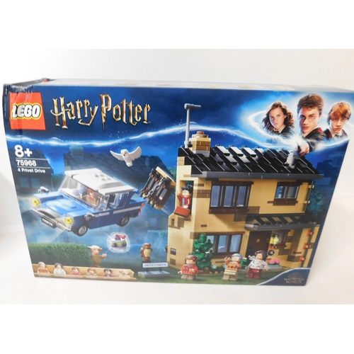 249 - Lego Harry Potter 75968 - 4 Privet Drive (damaged box)