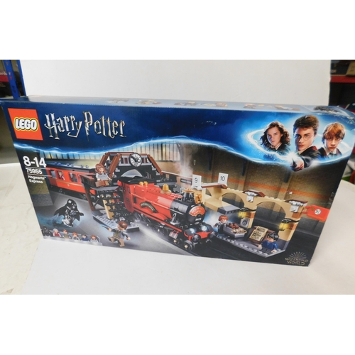 297A - Lego Harry Potter Hogwarts Express - 75955 (slight damage to box)