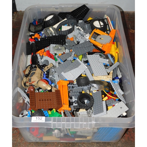 309 - Large box of Lego pieces - over 5kg - all 100% genuine Lego