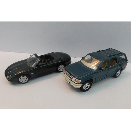 368 - Two collectable Maisto cars