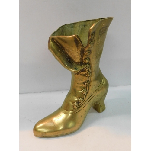 471 - Large heavy brass boot - 8