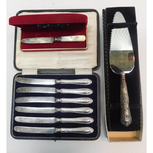 473 - Vintage sterling silver handled knives and cake slice