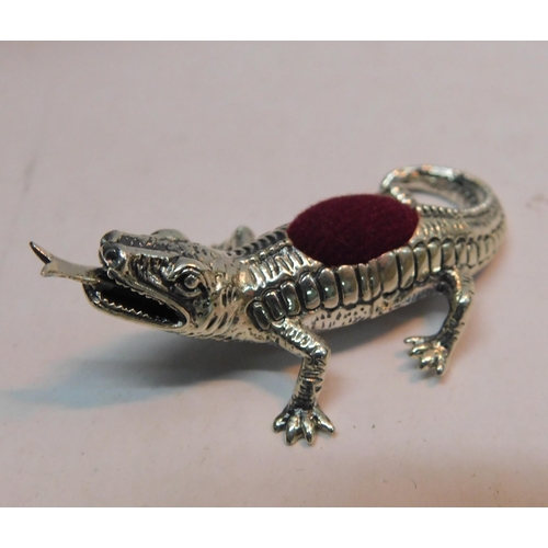 488 - Silver lizard pin cushion