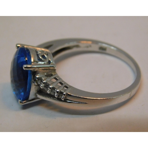 493A - 14K White gold large topaz with diamond arm detail ring RRP £1000 - combined weight 4.43g