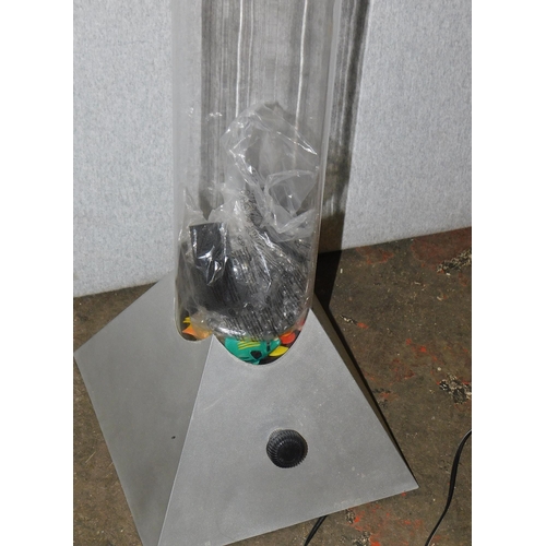 297A - Tall fish tank light with plastic fish