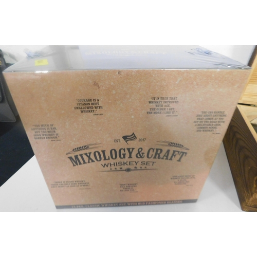 472 - Mixology and craft whisky set