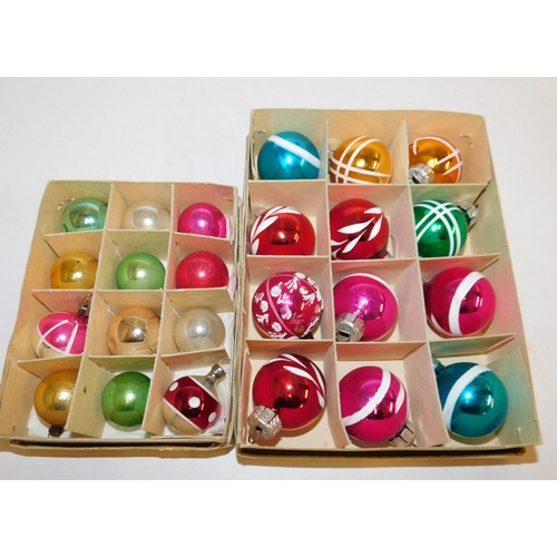 430 - Selection of vintage glass Christmas baubles