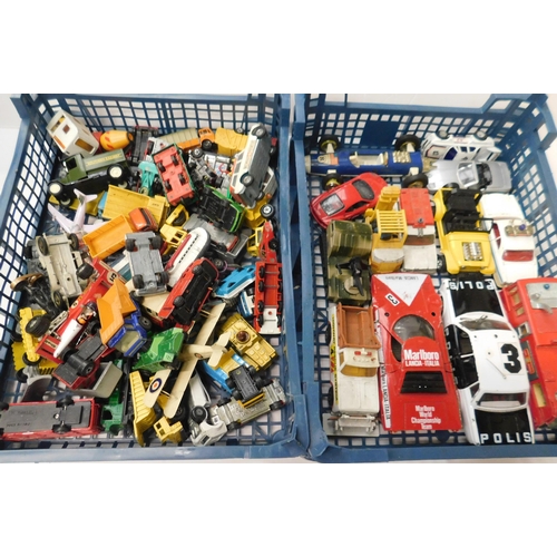 259 - Two trays of mixed diecast