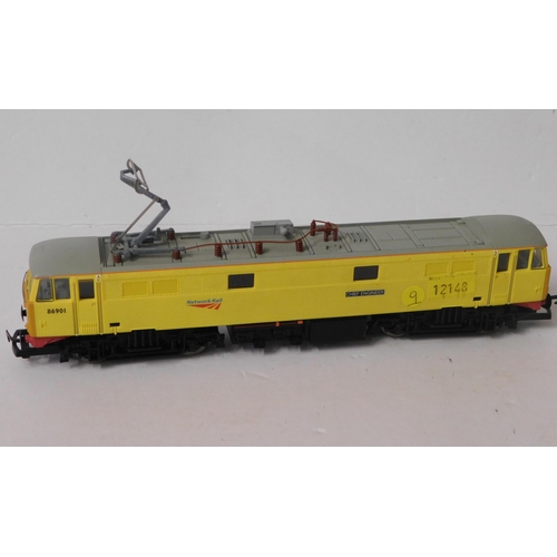 465 - Hornby OO Railfreight diesel chief engine