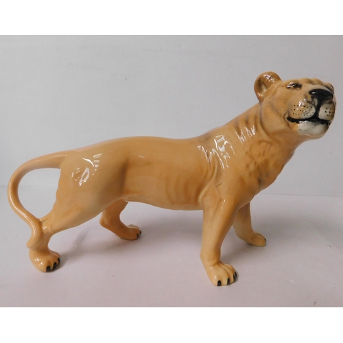 506 - Beswick lioness facing right...