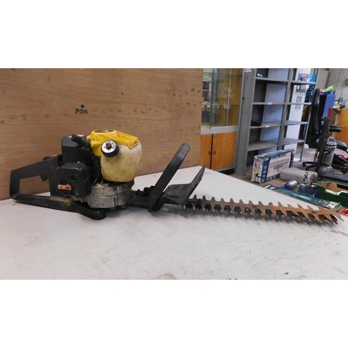 5 - McCulloch petrol hedge trimmer - unchecked