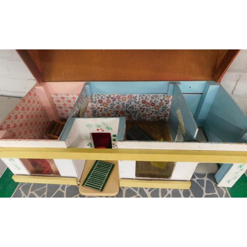 70 - Dolls house bungalow and euro garage