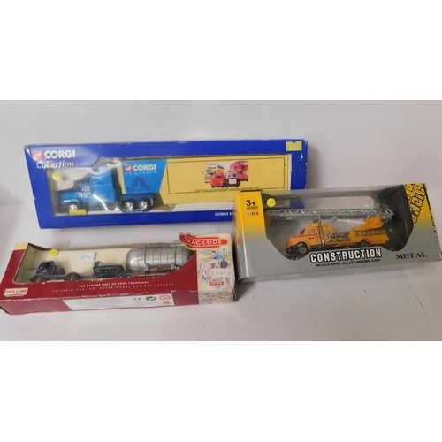 432 - Three articulated vehicles - boxed