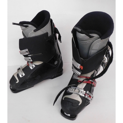 61 - Pair of Salomon Ski boots - size 8