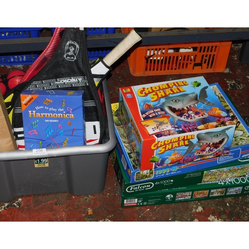 256 - Selection of games - incl. tennis, jigsaws etc/