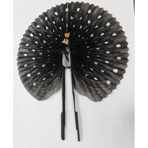 324 - Large vintage peacock fan - approx. 36