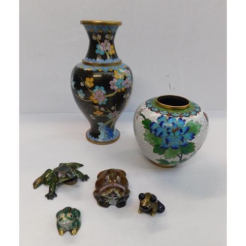 531 - Cloissonaisse collection - incl. vases and frogs