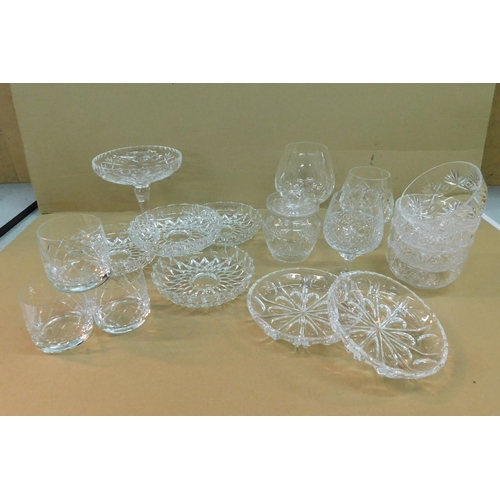 386 - Selection of vintage crystal and cut glass