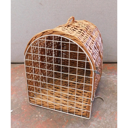 123 - Vintage style woven wicker cat basket