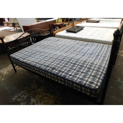 255 - Metal King Size bed frame and 60