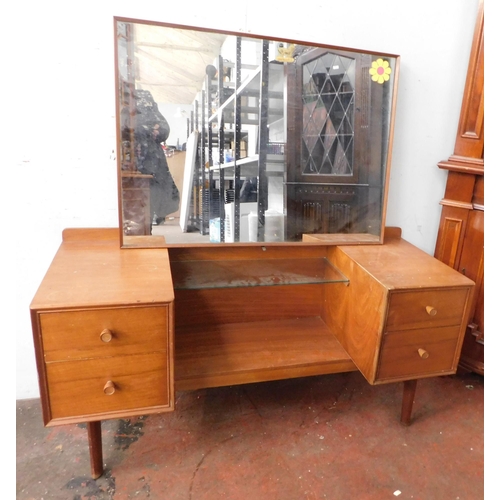 267 - Mid-century dressing table with mirror - no fastening batons to rear