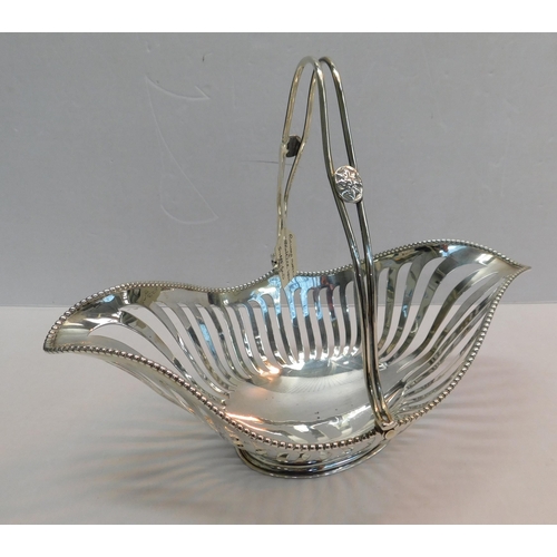 425 - Sterling silver Richard Martin and Ebenezer Hall bread basket/fruit dish - Sheffield 1905, weight 52... 