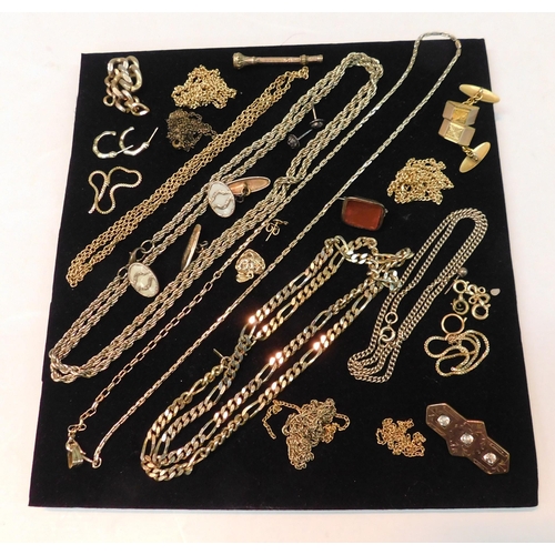 432 - Selection of gold tone jewellery