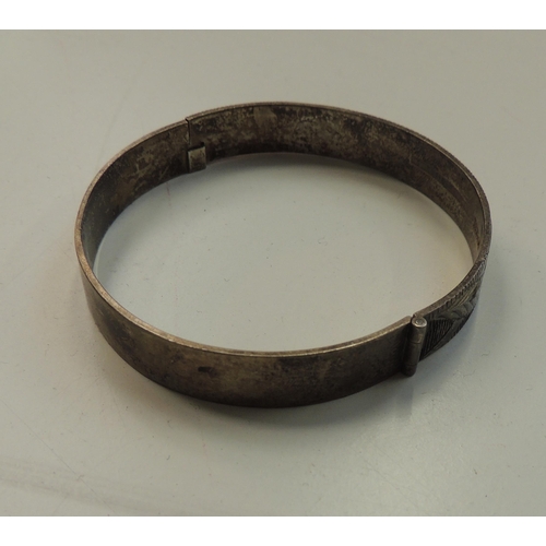 447A - 925 Silver bangle