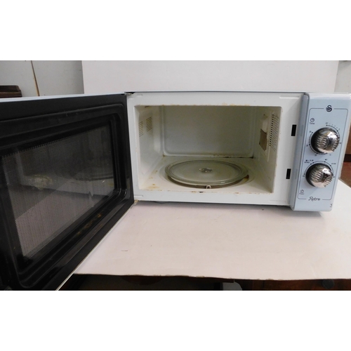 62 - Swan microwave oven W/O