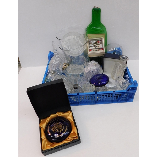 360 - Tray of collectable glassware - incl. Bristol blue and crystal scent bottle with silver choke