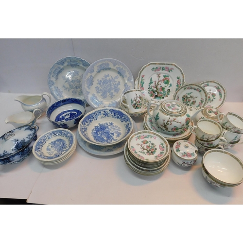 395 - Part vintage tea sets