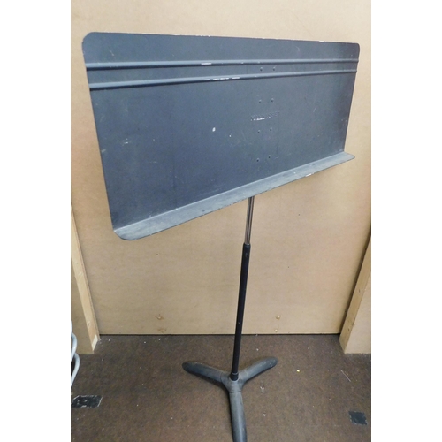 184 - Large music stand